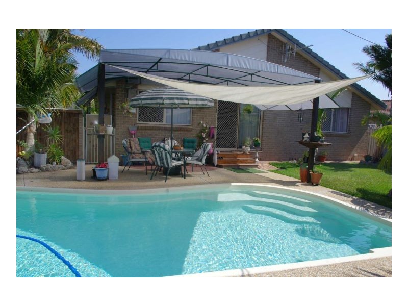2 Sunrise Close, Old Bar NSW 2430
