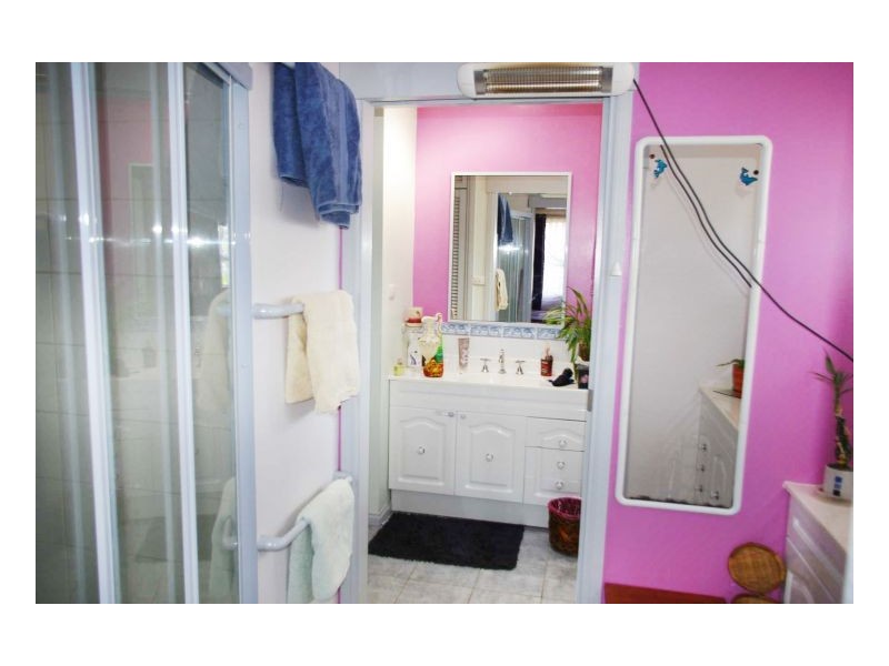 2 Sunrise Close, Old Bar NSW 2430