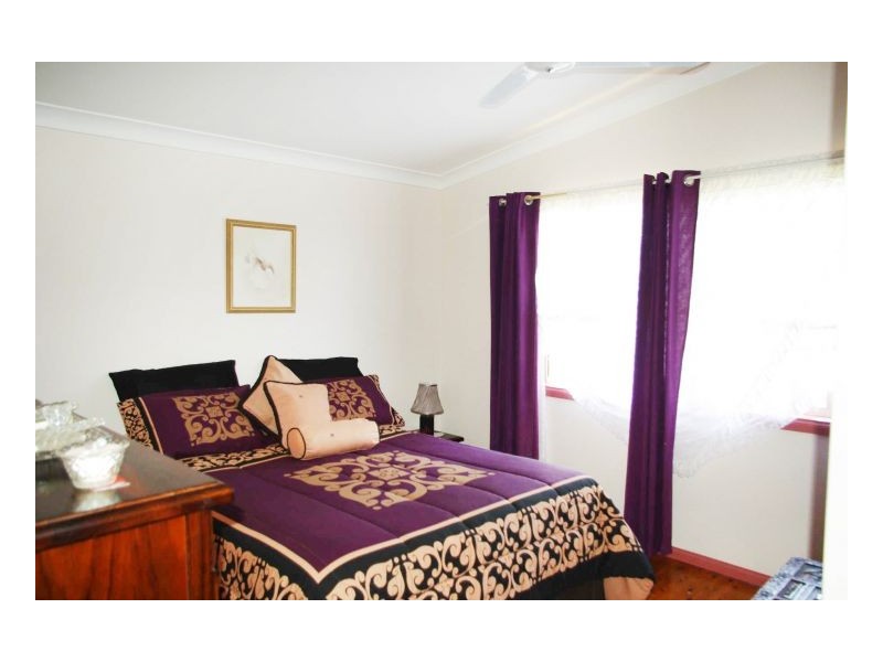 2 Sunrise Close, Old Bar NSW 2430
