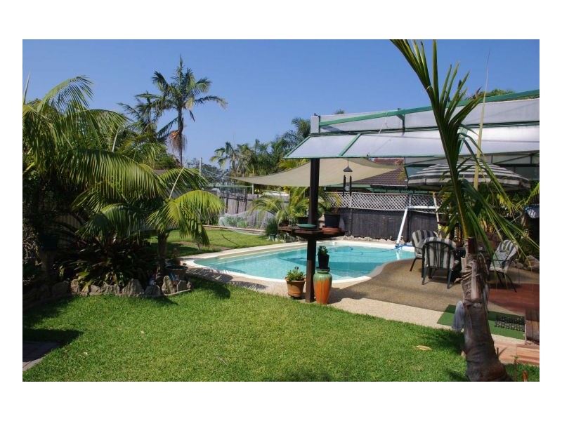 2 Sunrise Close, Old Bar NSW 2430