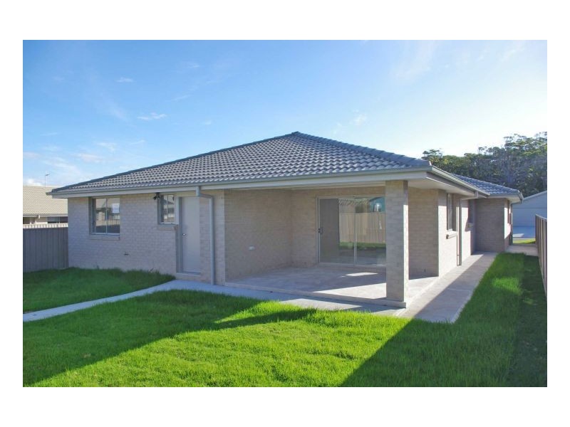 50 Albatross Way, Old Bar NSW 2430