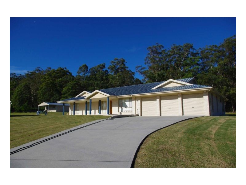 22 Mullalone Place, Pampoolah NSW 2430