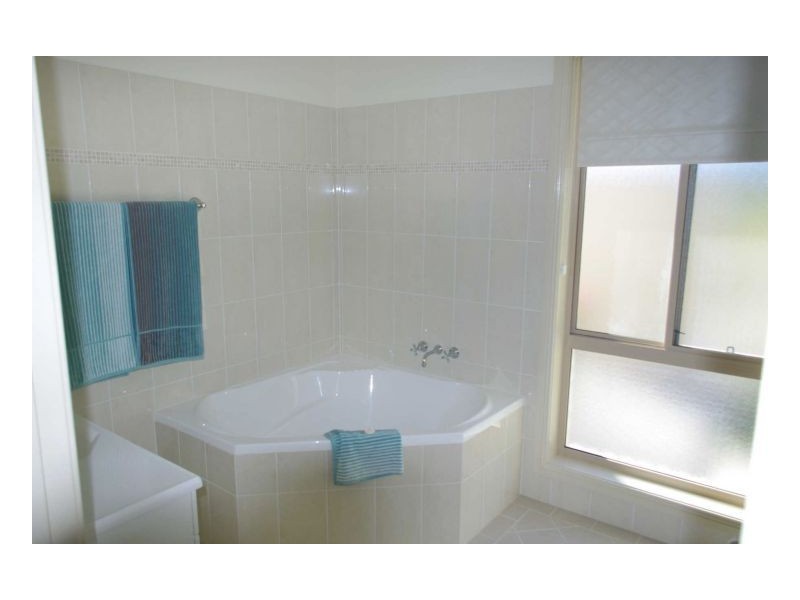 22 Mullalone Place, Pampoolah NSW 2430