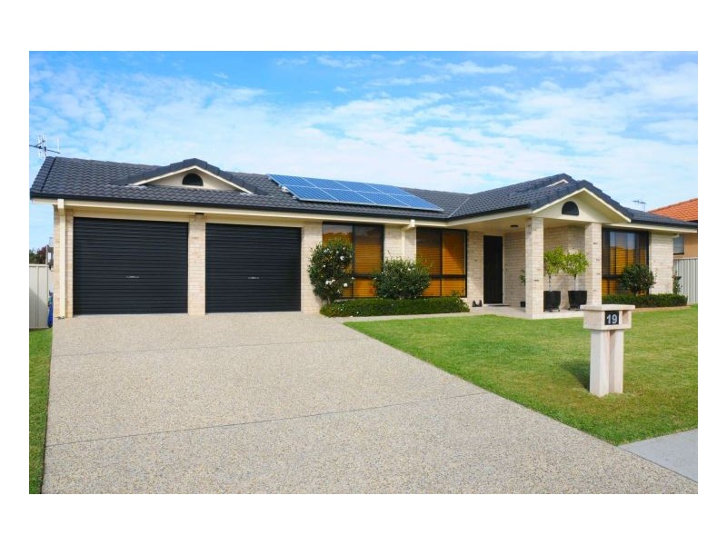 19 Bluehaven Drive, Old Bar NSW 2430