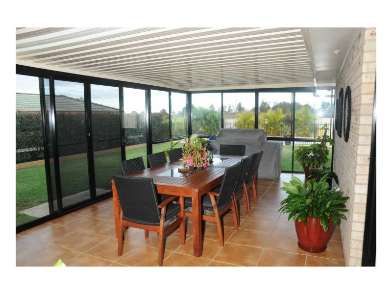 19 Bluehaven Drive, Old Bar NSW 2430