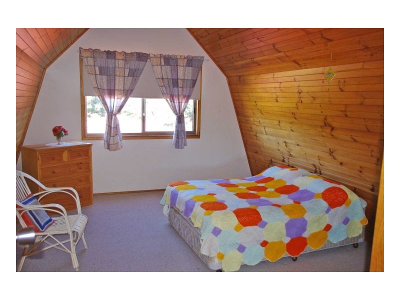 201 Beach Road, Mitchells Island NSW 2430