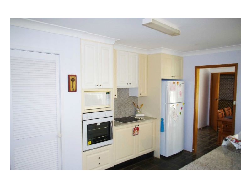 11 Cross Street, Old Bar NSW 2430