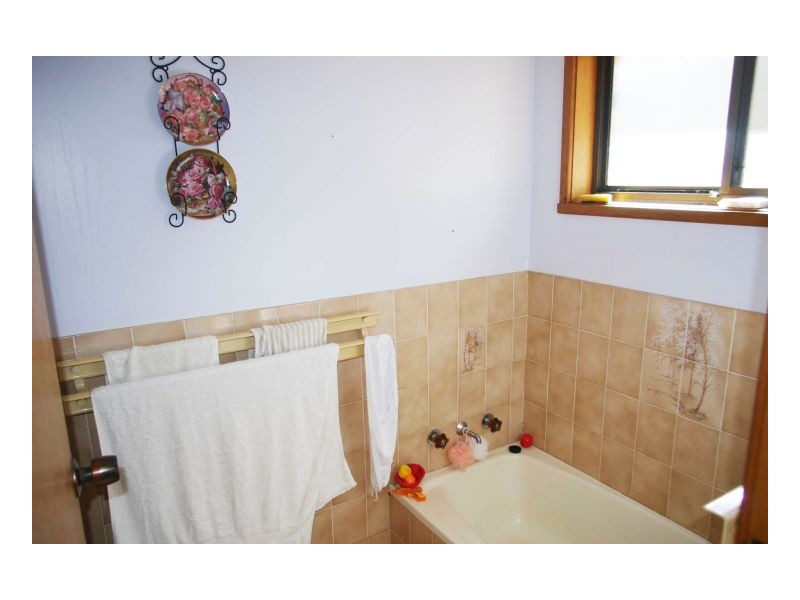 11 Cross Street, Old Bar NSW 2430