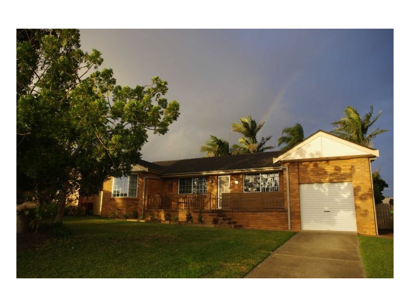 22 Molong Road, Old Bar NSW 2430