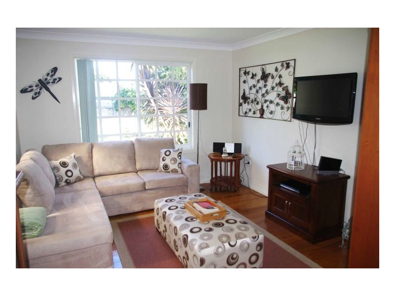 22 Molong Road, Old Bar NSW 2430