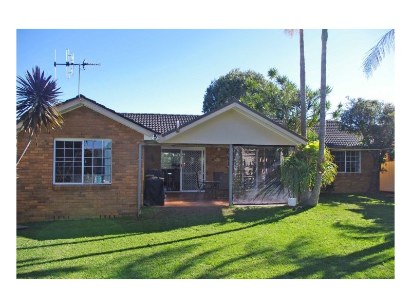 22 Molong Road, Old Bar NSW 2430