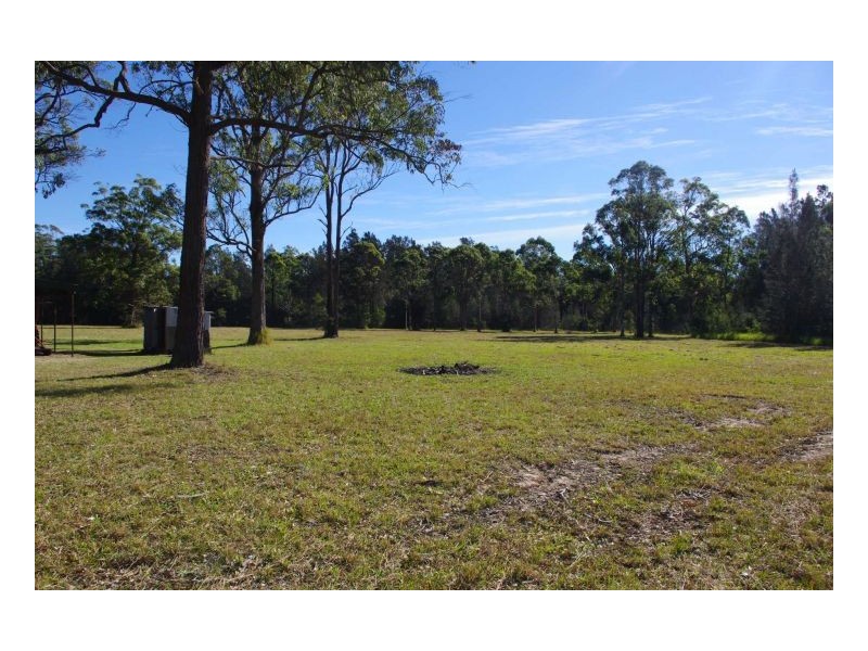 535 Old Bar Road, Old Bar NSW 2430