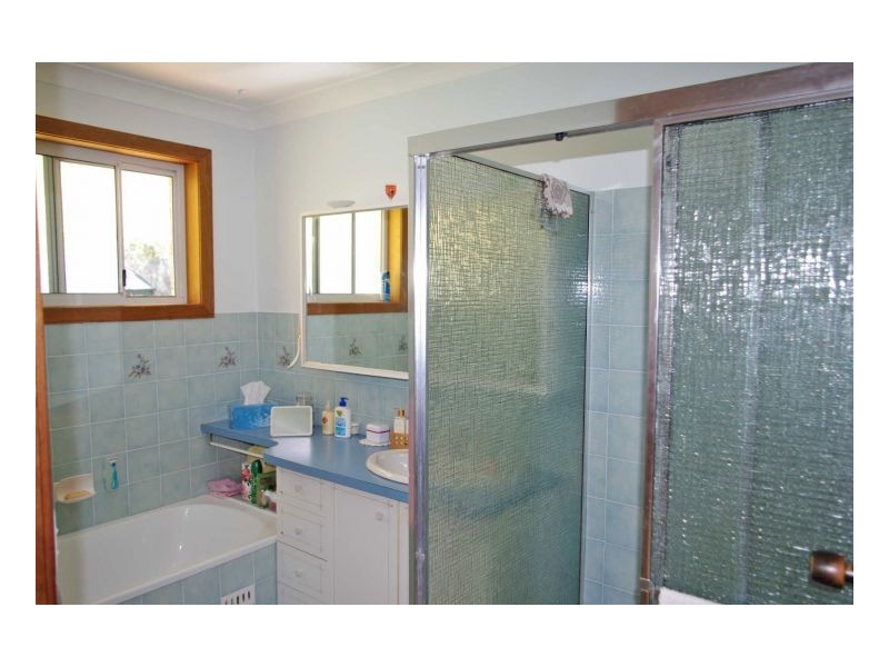 535 Old Bar Road, Old Bar NSW 2430