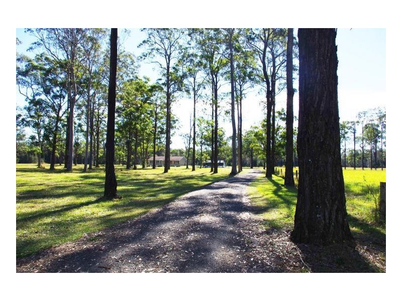 535 Old Bar Road, Old Bar NSW 2430