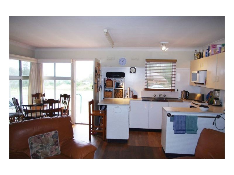 17 Ungala Road, Old Bar NSW 2430