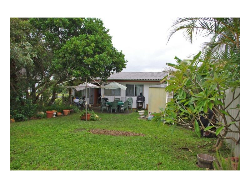 17 Ungala Road, Old Bar NSW 2430