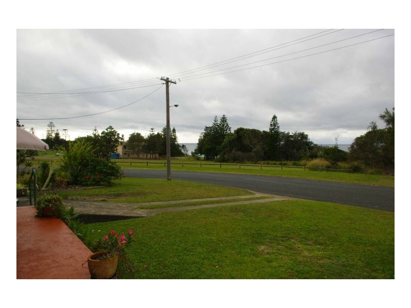 17 Ungala Road, Old Bar NSW 2430