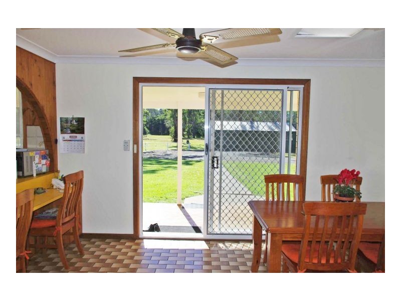 535 Old Bar Road, Old Bar NSW 2430