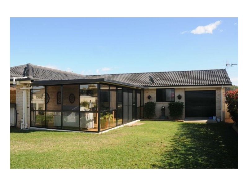 19 Bluehaven Drive, Old Bar NSW 2430