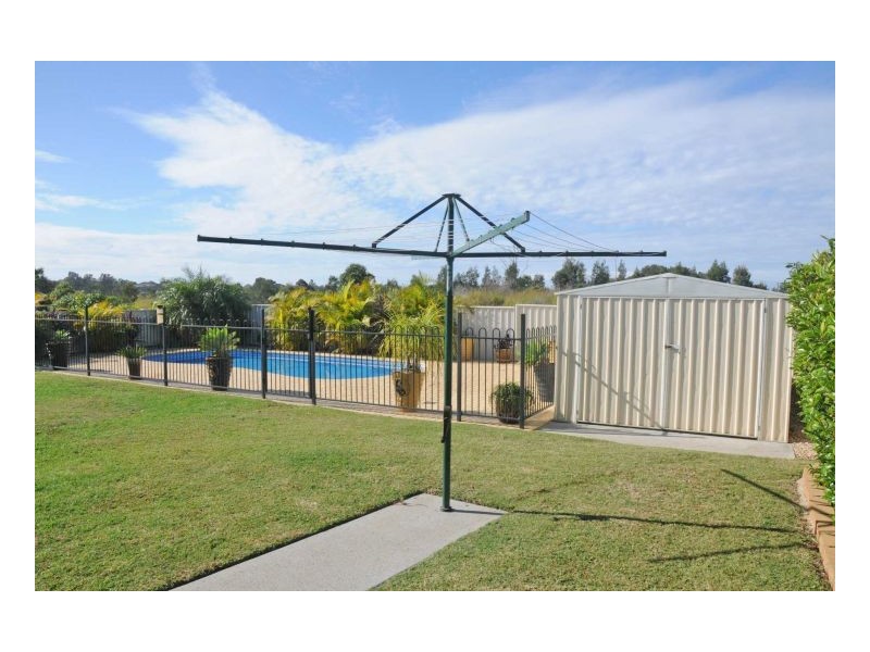 19 Bluehaven Drive, Old Bar NSW 2430