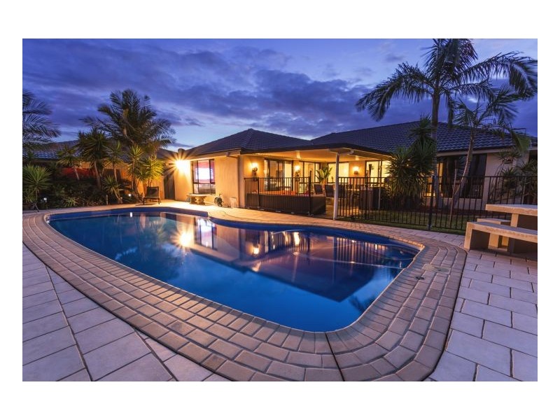 7 Bluehaven Drive, Old Bar NSW 2430