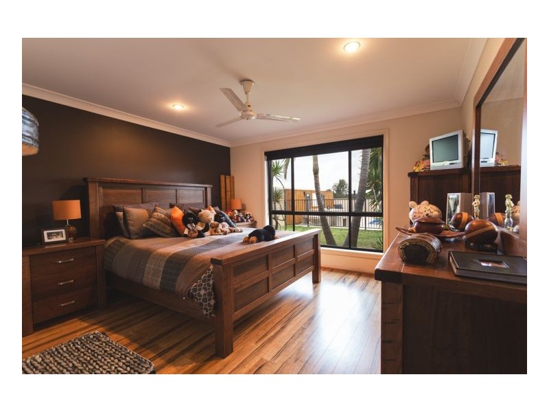 7 Bluehaven Drive, Old Bar NSW 2430