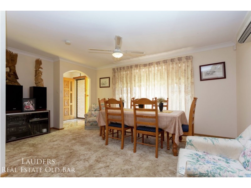 4 Joel Drive, Old Bar NSW 2430