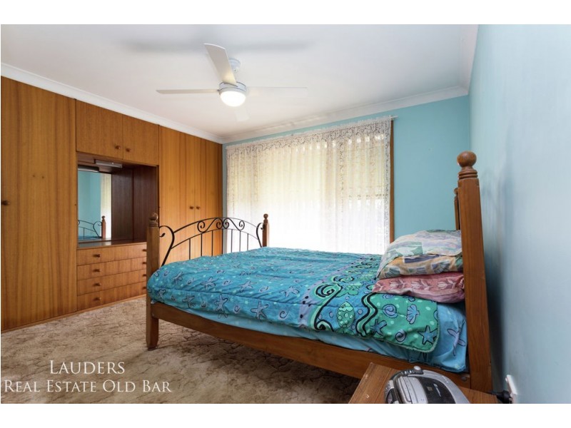 4 Joel Drive, Old Bar NSW 2430