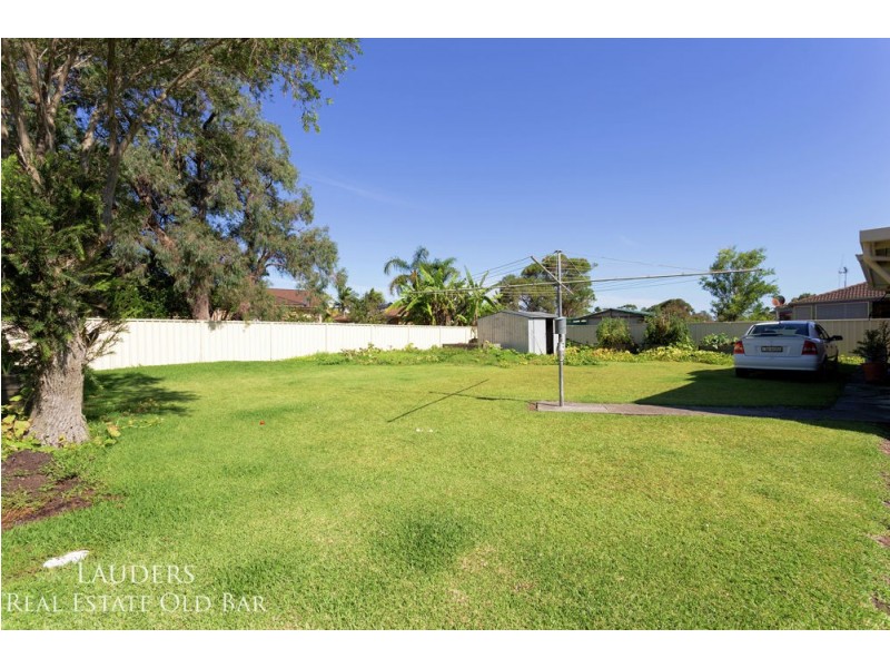 4 Joel Drive, Old Bar NSW 2430