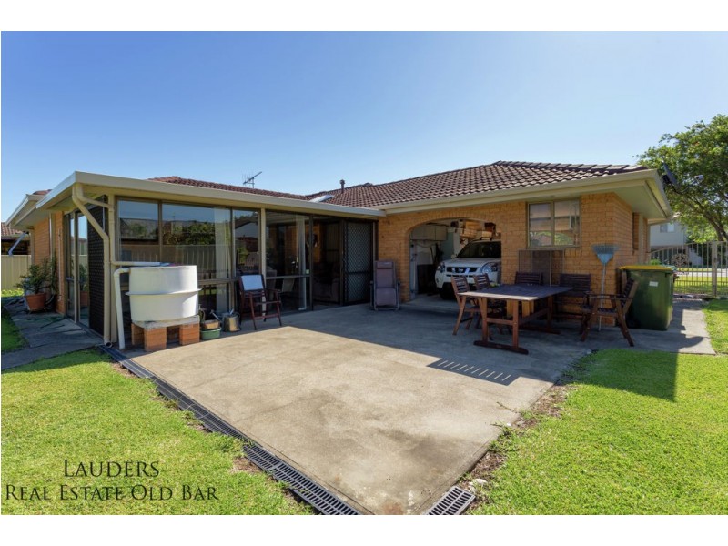4 Joel Drive, Old Bar NSW 2430