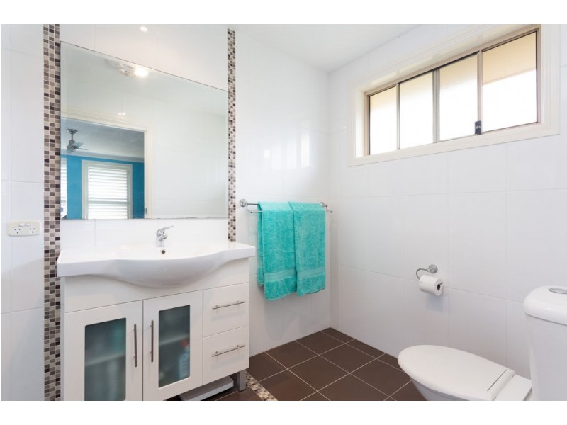 5 Eagle Close, Old Bar NSW 2430