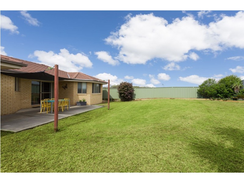 5 Eagle Close, Old Bar NSW 2430