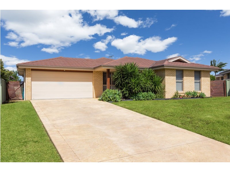 5 Eagle Close, Old Bar NSW 2430