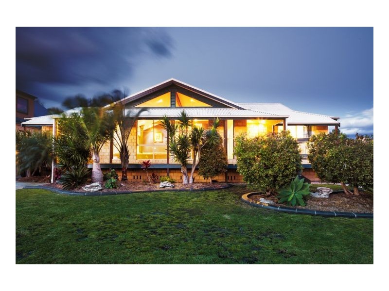 9 Surfsound Avenue, Wallabi Point NSW 2430