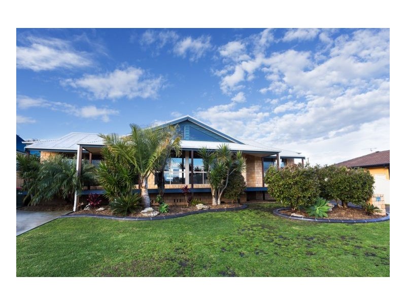 9 Surfsound Avenue, Wallabi Point NSW 2430