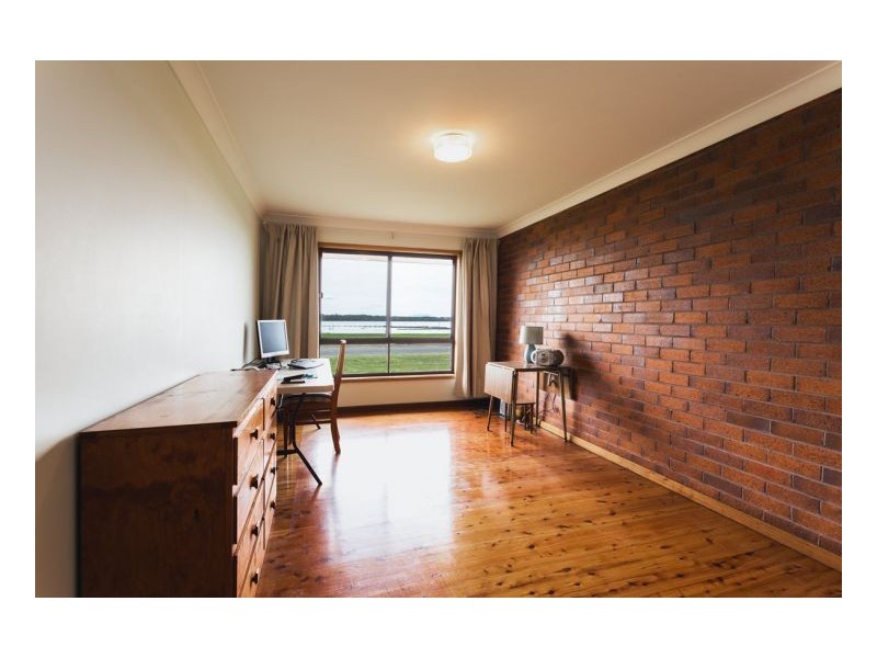 17 Main Road, Manning Point NSW 2430