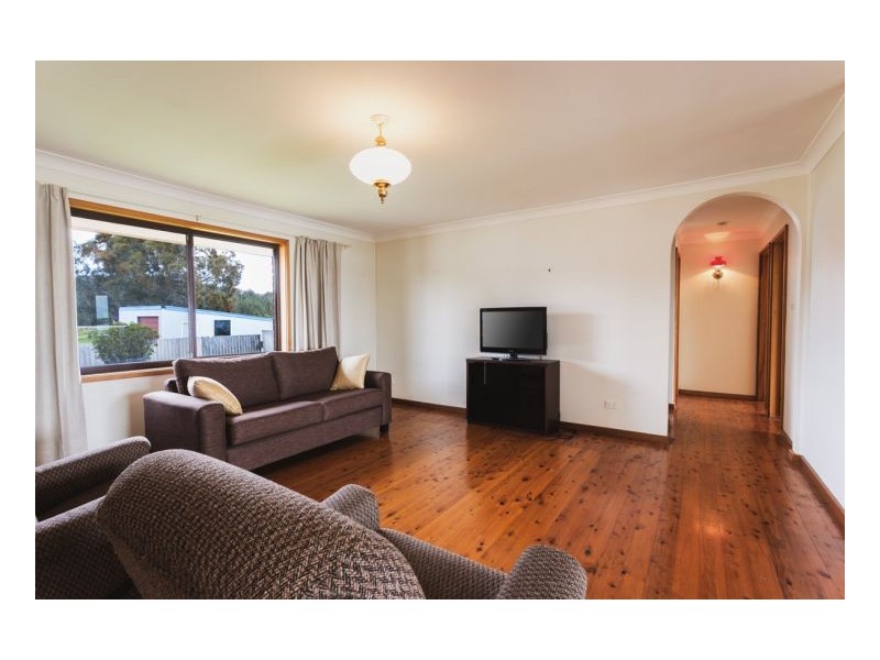 17 Main Road, Manning Point NSW 2430