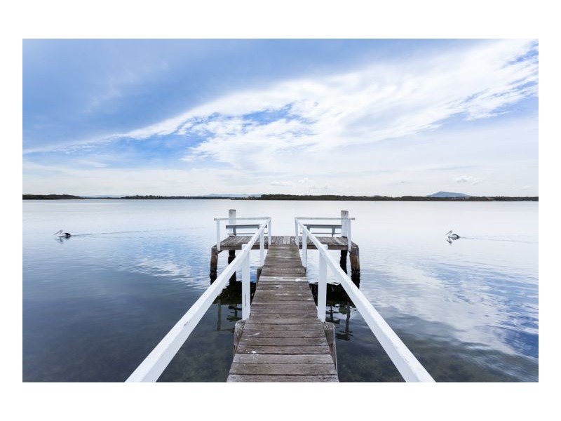 17 Main Road, Manning Point NSW 2430