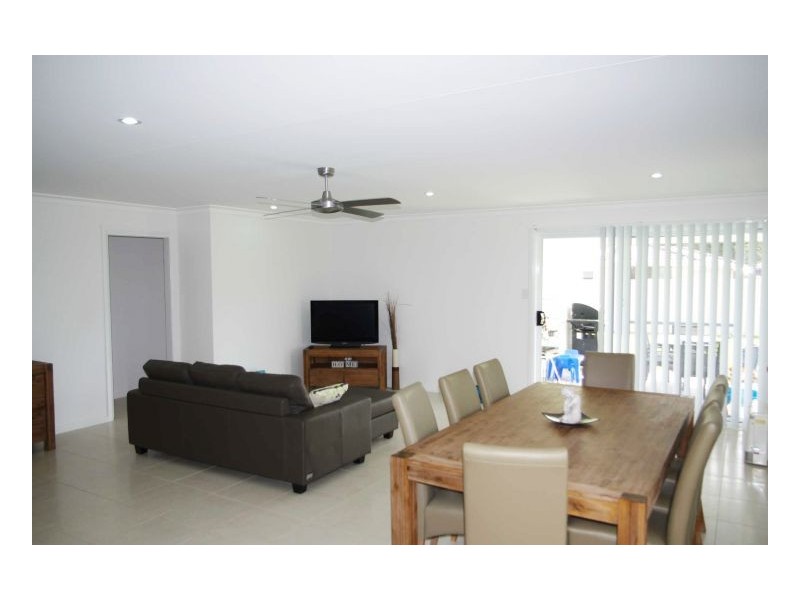 32 Bluehaven Drive, Old Bar NSW 2430