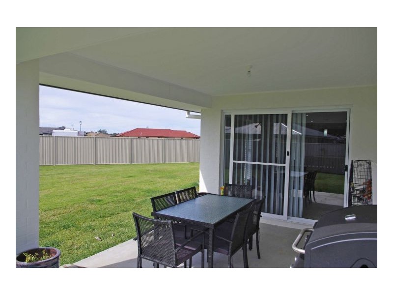 32 Bluehaven Drive, Old Bar NSW 2430