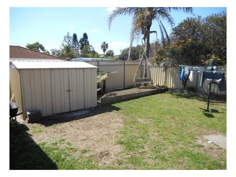 25 Bryan Street, Old Bar NSW 2430