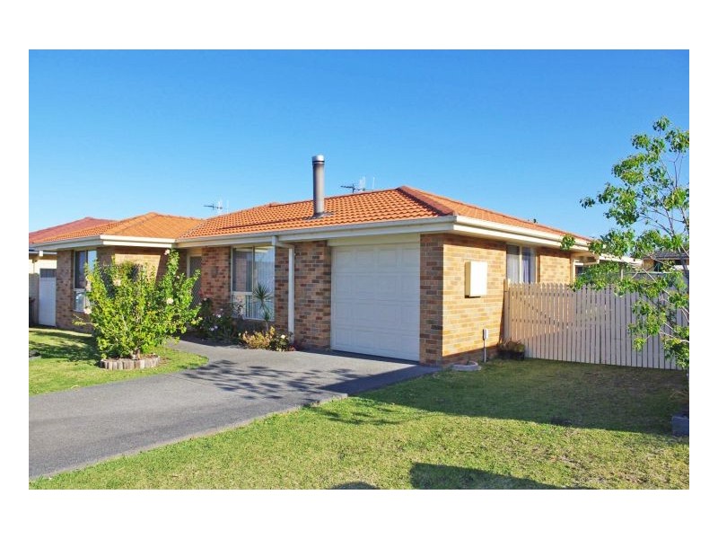 18 Albatross Way, Old Bar NSW 2430