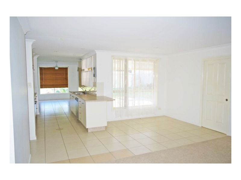 18 Albatross Way, Old Bar NSW 2430
