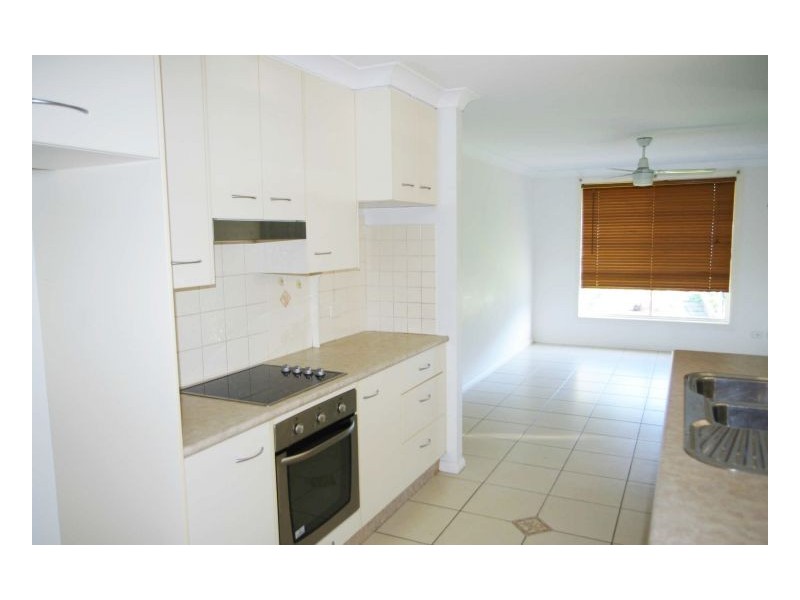18 Albatross Way, Old Bar NSW 2430