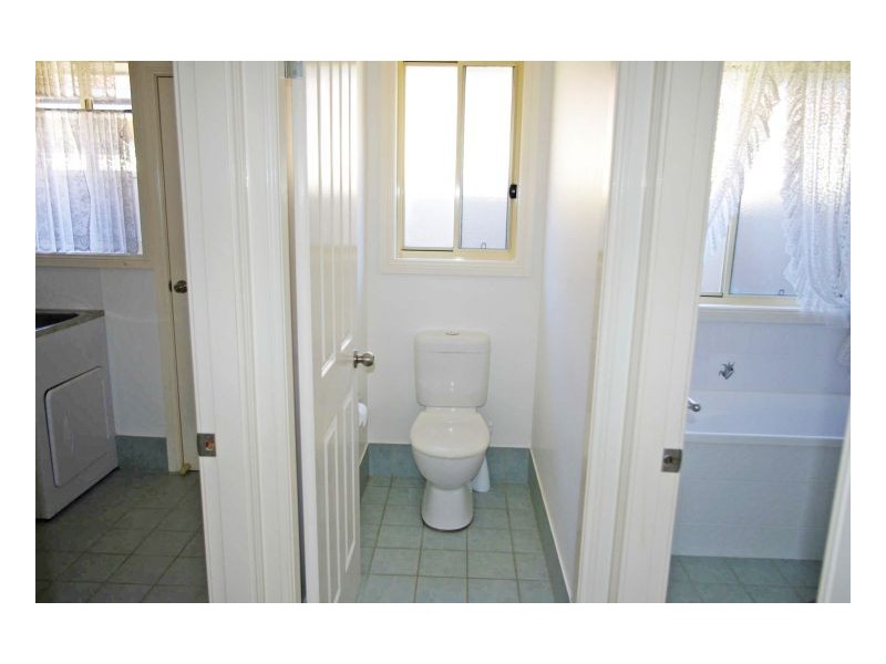 18 Albatross Way, Old Bar NSW 2430