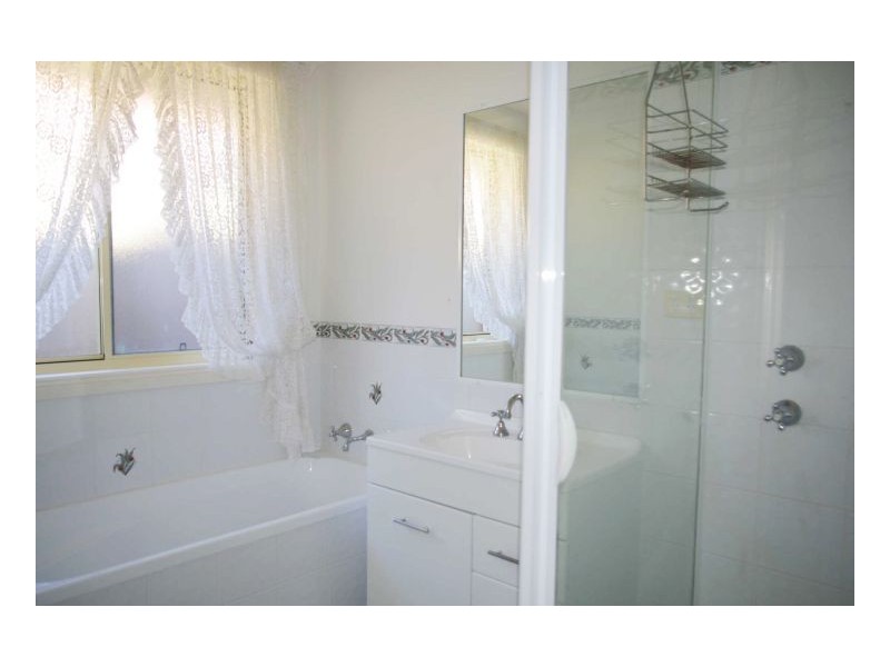 18 Albatross Way, Old Bar NSW 2430