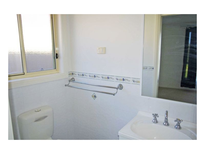 18 Albatross Way, Old Bar NSW 2430
