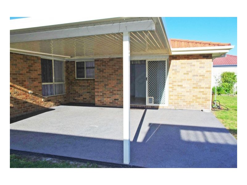 18 Albatross Way, Old Bar NSW 2430