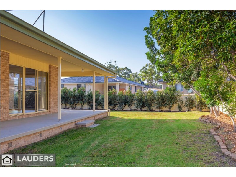 13 Rosier Place, Old Bar NSW 2430