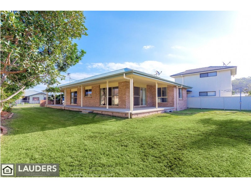 13 Rosier Place, Old Bar NSW 2430